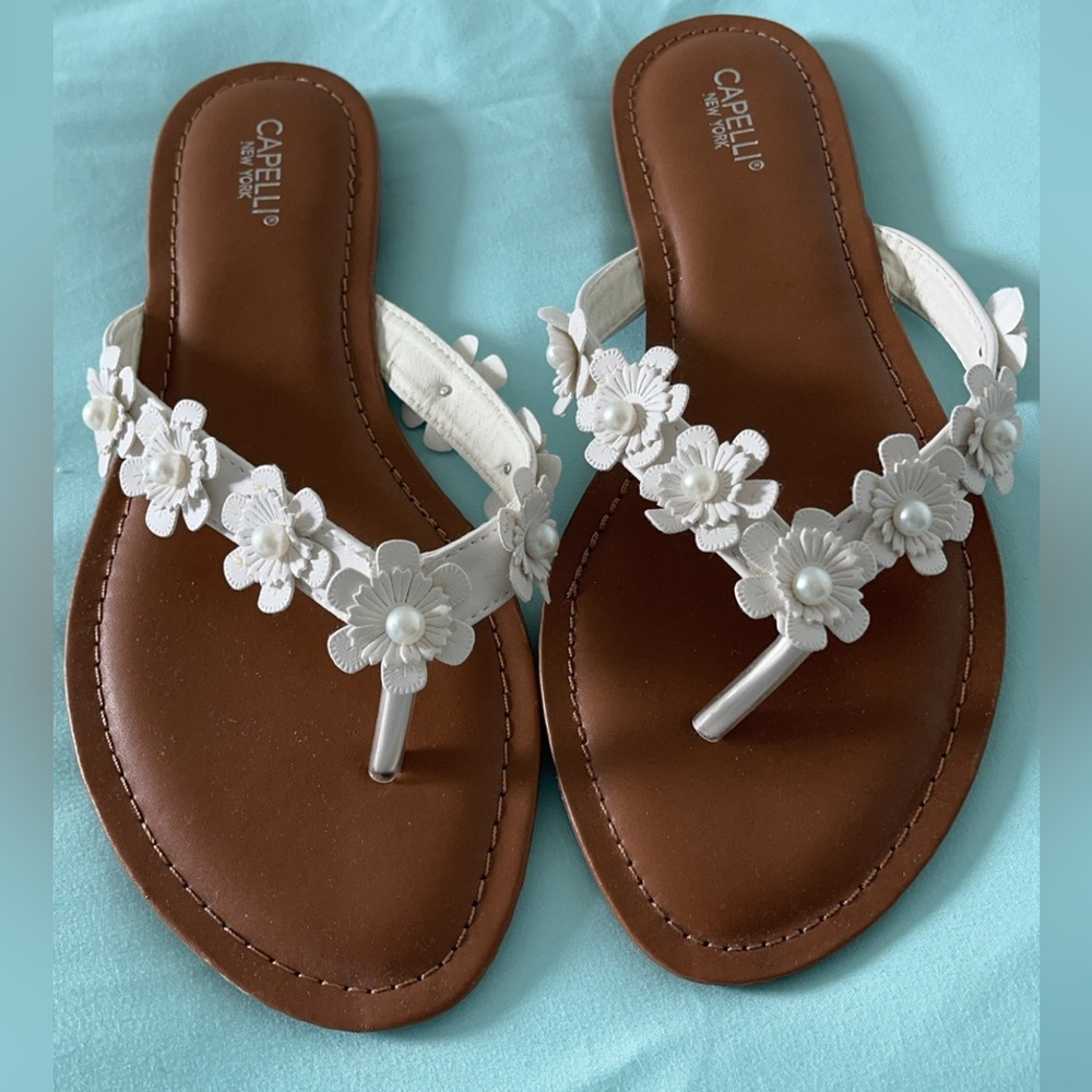 Woman’s flip flops size 9